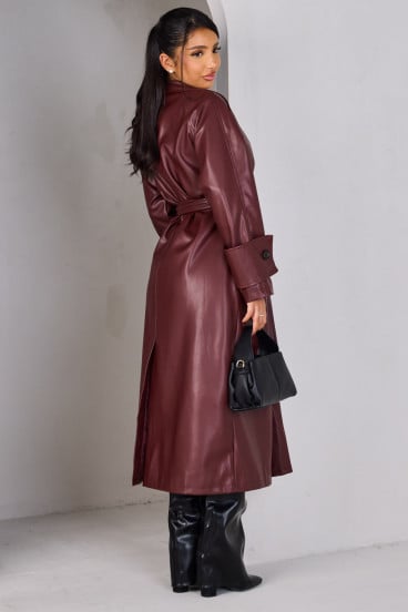 Manteau bordeaux en simili cuir ceinturé