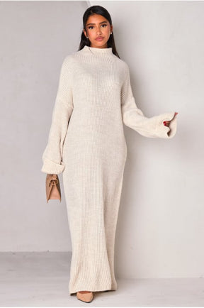 Robe beige en maille côtelé à col montant