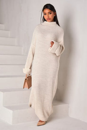 Robe beige en maille côtelé à col montant