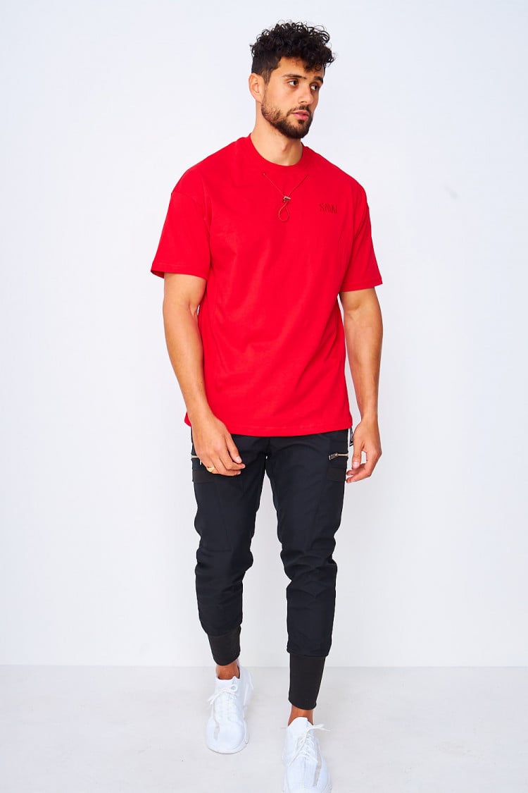 T-shirt rouge avec cordon au col