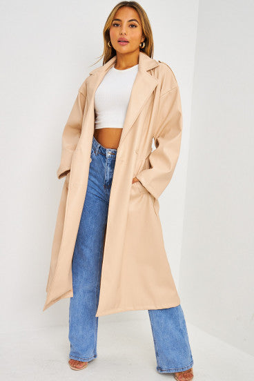 Trench long en simili cuir beige