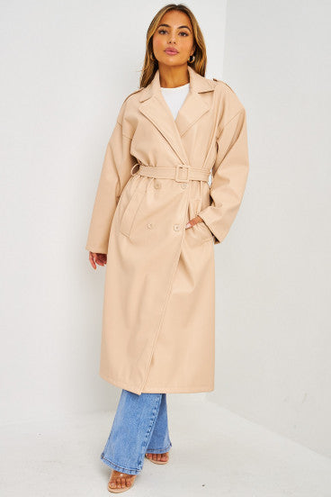 Trench long en simili cuir beige